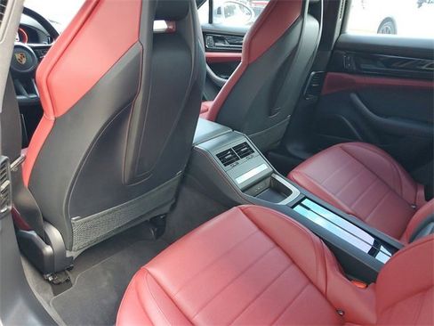 Used 2024 Porsche Panamera image 35