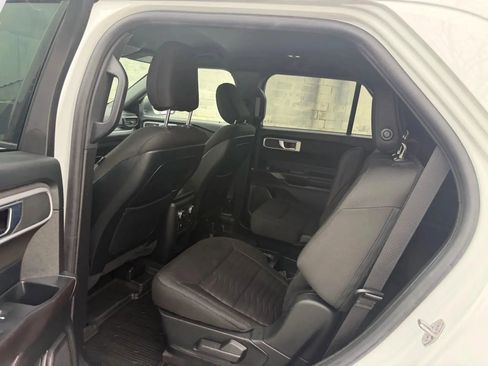 Used 2020 Ford Explorer XLT w/ Comfort Package image 31