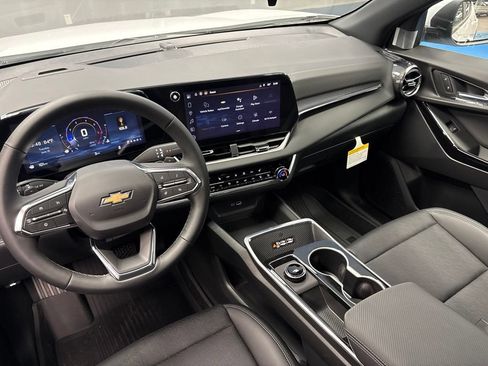 New 2026 Chevrolet Equinox LT w/ Convenience Package II FWD image 21