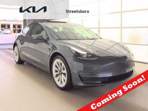 Used 2023 Tesla Model 3 Standard Range RWD image 1