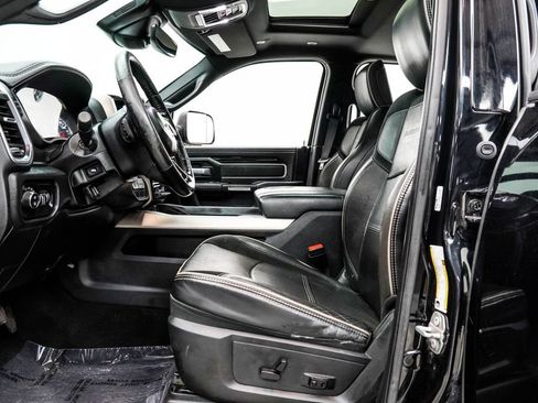 Used 2019 RAM 3500 Laramie w/ Black Appearance Package AWD/4WD image 16
