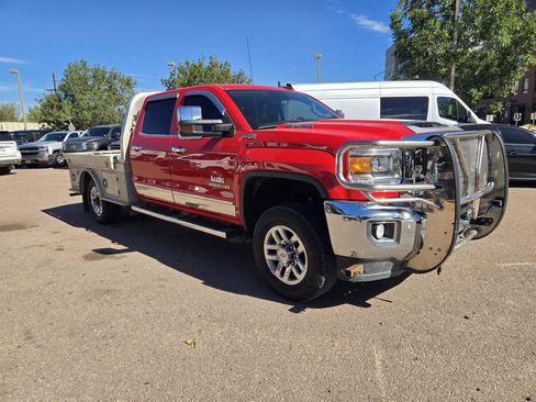 Used 2019 GMC Sierra 2500 SLT w/ Duramax Plus Package AWD/4WD image 14