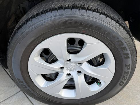 Used 2023 Toyota RAV4 LE image 12