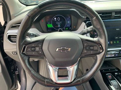 Used 2023 Chevrolet Bolt EUV Premier w/ Sun & Sound Package image 23