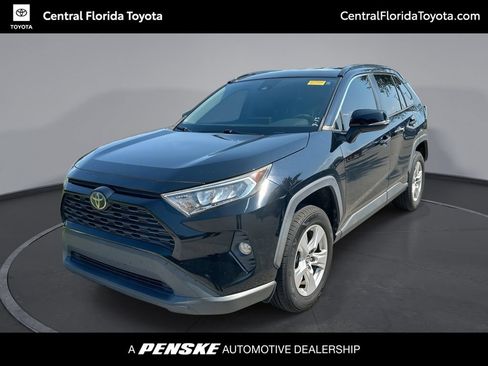 Used 2020 Toyota RAV4 XLE FWD image 1