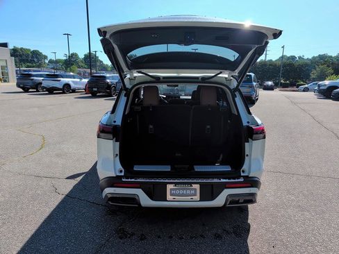Used 2023 INFINITI QX60 Sensory w/ Cargo Package AWD/4WD image 15