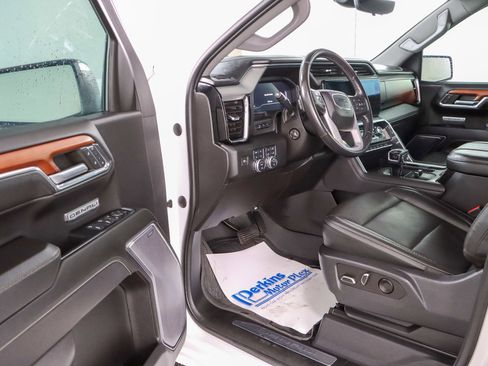Used 2023 GMC Sierra 1500 Denali w/ Denali Reserve Package AWD/4WD image 3