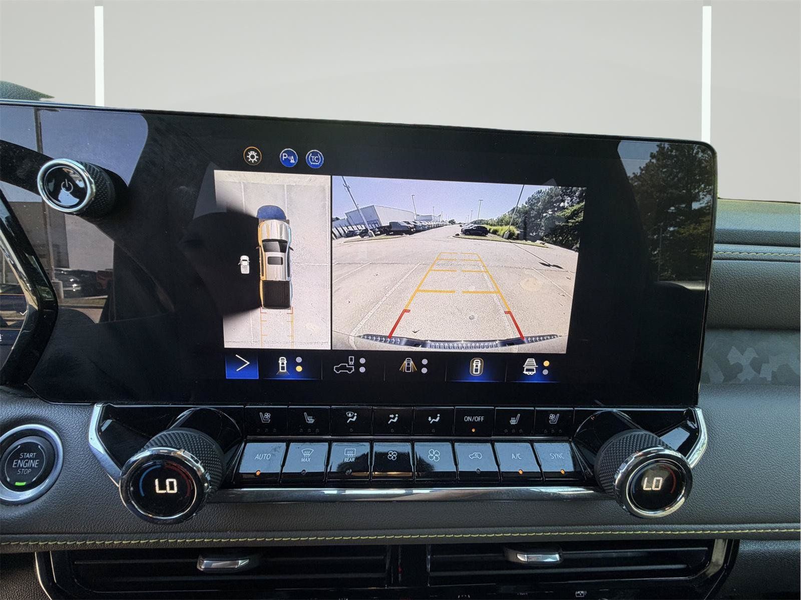 Used 2023 Chevrolet Colorado ZR2 w/ ZR2 Convenience Package III AWD/4WD image 26