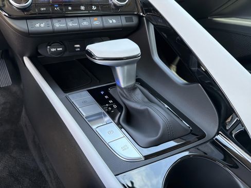 New 2026 Hyundai Elantra Limited FWD image 16