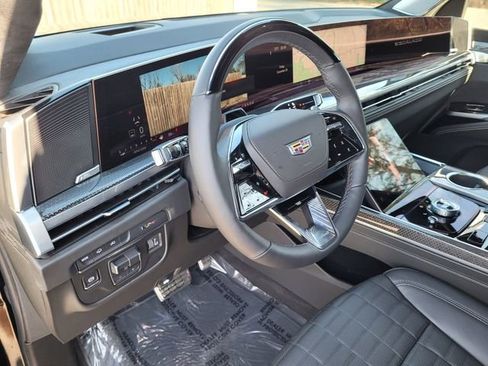 Used 2025 Cadillac Escalade V w/ LPO, ONYX Package image 20