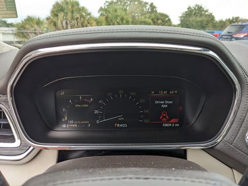 Used 2017 Lincoln Continental Black Label w/ Rear-seat Package image 32