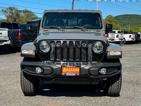 Used 2022 Jeep Gladiator Sport AWD/4WD image 8