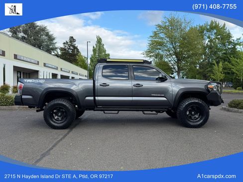 Used 2021 Toyota Tacoma TRD Off-Road AWD/4WD image 9