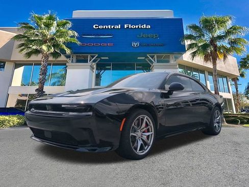 Used 2025 Dodge Charger Daytona Scat Pack w/ Track Pack AWD/4WD image 9