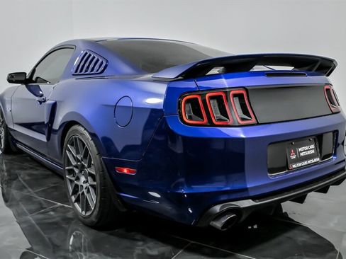 Used 2013 Ford Mustang GT Premium w/ GT Coupe Accessory Pkg 5 RWD image 8