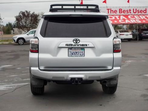 Certified 2017 Toyota 4Runner SR5 Premium w/ Preferred Accessory Package image 9