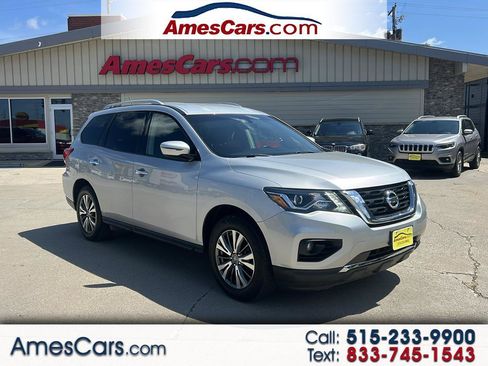 Used 2018 Nissan Pathfinder SV AWD/4WD image 1