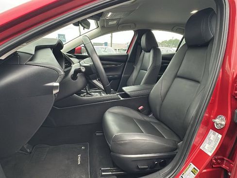 Used 2019 MAZDA MAZDA3 Sedan w/ Preferred Package image 9