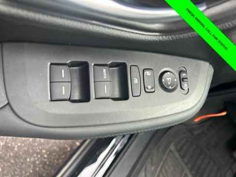 Used 2025 Honda HR-V LX image 25