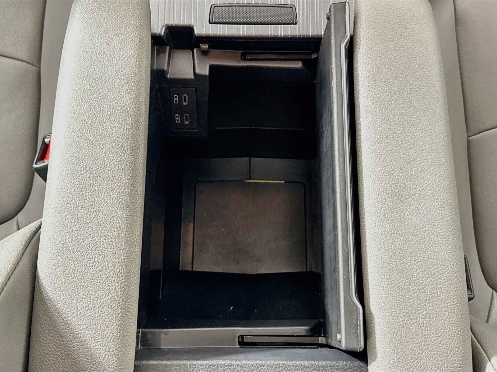 Certified 2026 Toyota Sienna XLE FWD image 34
