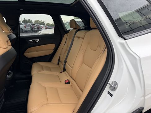 Used 2024 Volvo XC60 B5 Ultimate w/ Protection Package Premier AWD/4WD image 11