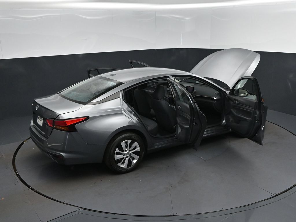 Used 2025 Nissan Altima 2.5 S FWD image 49