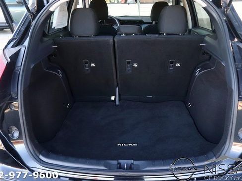 Used 2021 Nissan Kicks SV image 15