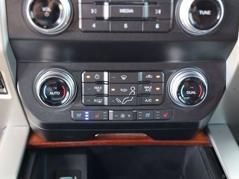 Used 2019 Ford F250 King Ranch w/ King Ranch Ultimate Package AWD/4WD image 22