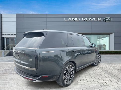 Used 2023 Land Rover Range Rover Long Wheelbase Autobiography image 6