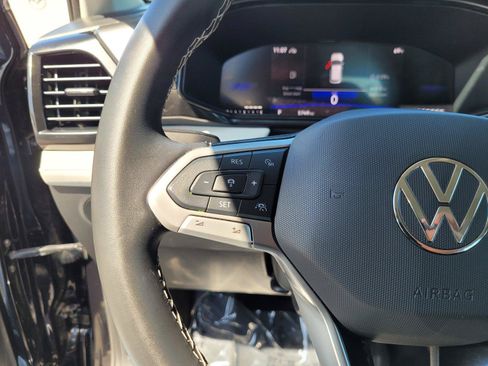 Certified 2025 Volkswagen Taos S AWD/4WD image 33