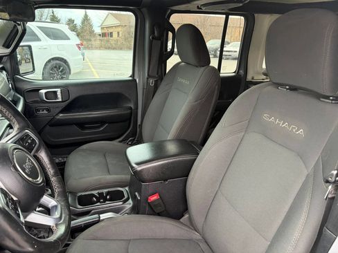 Used 2018 Jeep Wrangler Unlimited Sahara w/ Dual Top Group image 10