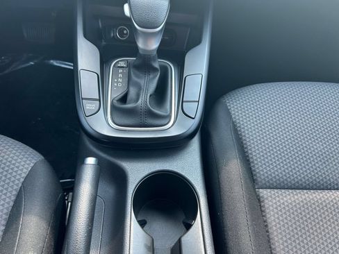 Used 2025 Kia Soul LX w/ LX Technology Package FWD image 31