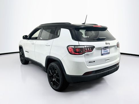Used 2022 Jeep Compass Latitude w/ Sun and Sound Group AWD/4WD image 7