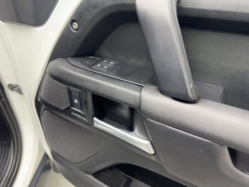 Used 2025 Land Rover Defender 110 S image 47