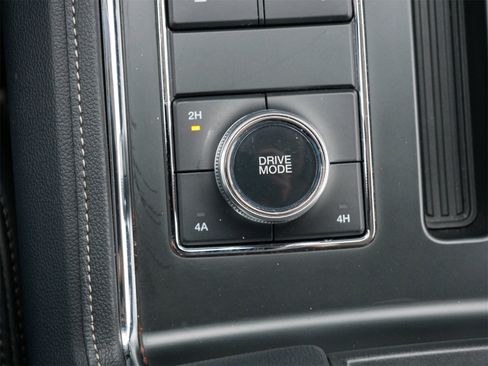 Certified 2024 Ford Expedition Max XLT image 27