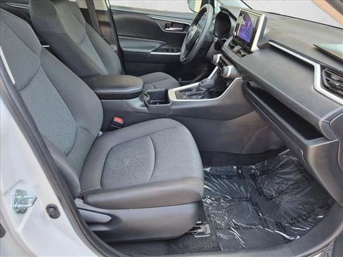 Used 2025 Toyota RAV4 XLE FWD image 19