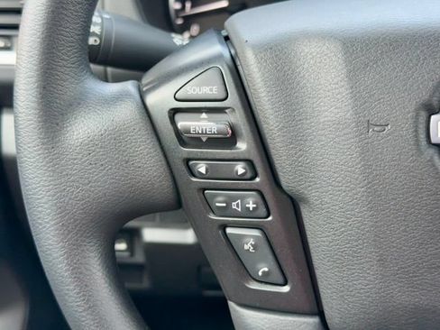Used 2024 Nissan Frontier SV AWD/4WD image 16