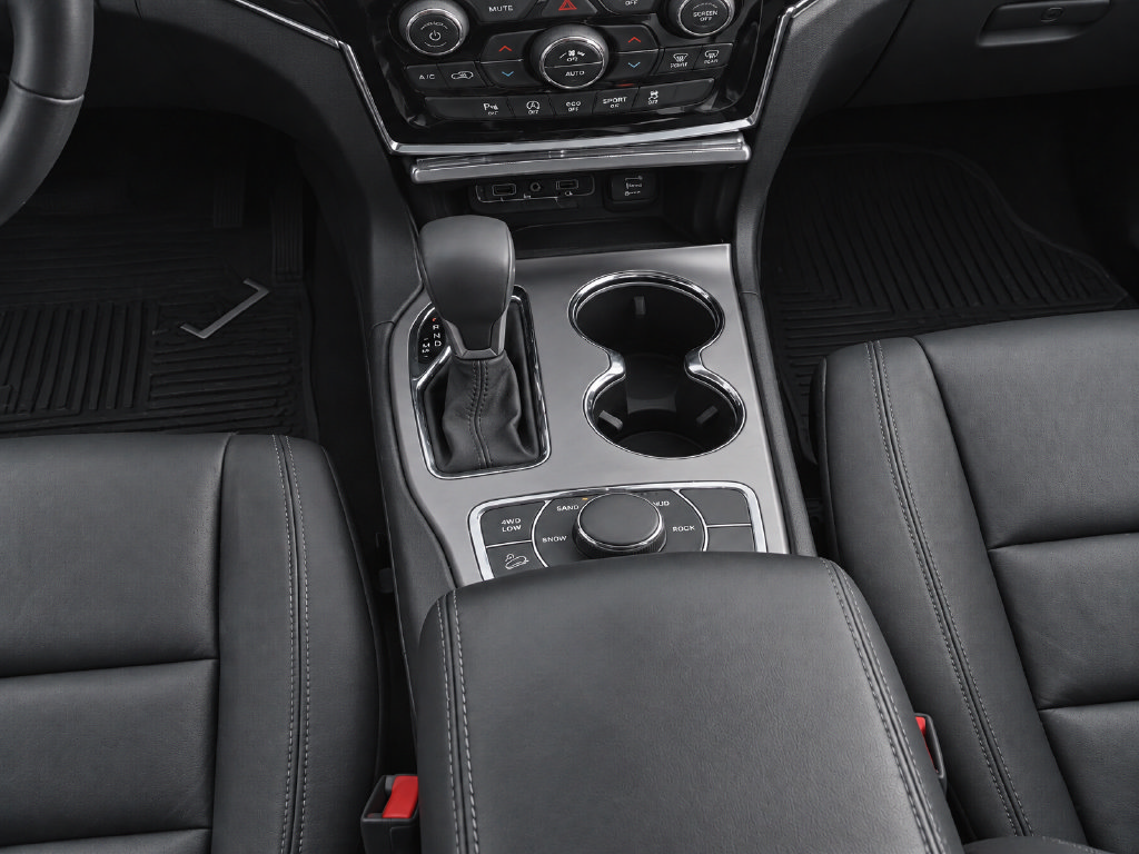 Used 2020 Jeep Grand Cherokee Limited AWD/4WD image 14