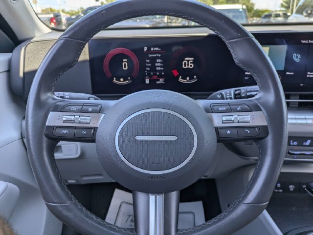 Used 2025 Hyundai Kona SEL FWD image 27