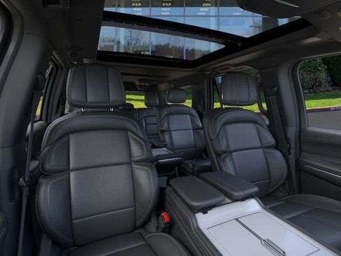New 2025 Lincoln Navigator L Reserve w/ Jet Appearance Package image 10