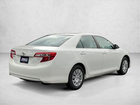 Used 2014 Toyota Camry LE FWD image 6