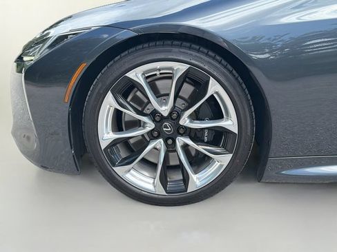 Used 2018 Lexus LC 500 Coupe w/ Performance Package RWD image 40