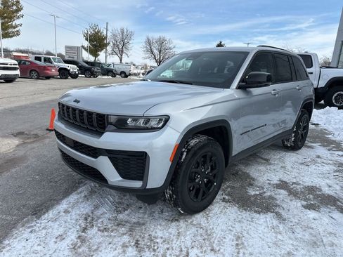 New 2026 Jeep Grand Cherokee Altitude image 13