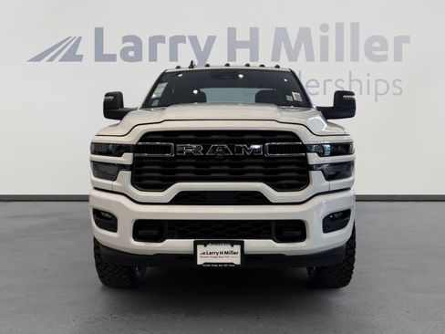 New 2026 RAM 3500 Big Horn AWD/4WD image 8