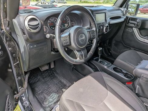 Used 2015 Jeep Wrangler Unlimited Rubicon w/ Dual Top Group AWD/4WD image 16