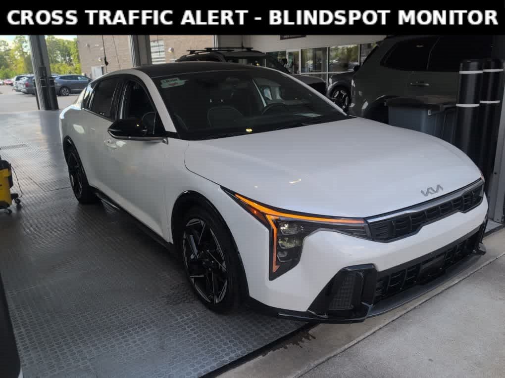 Used 2025 Kia K4 GT-Line w/ GT-Line Sunroof Package FWD image 3