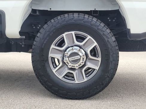 Used 2024 Ford F350 Lariat AWD/4WD image 8