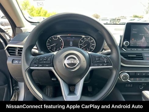 Used 2025 Nissan Altima 2.5 SV image 12