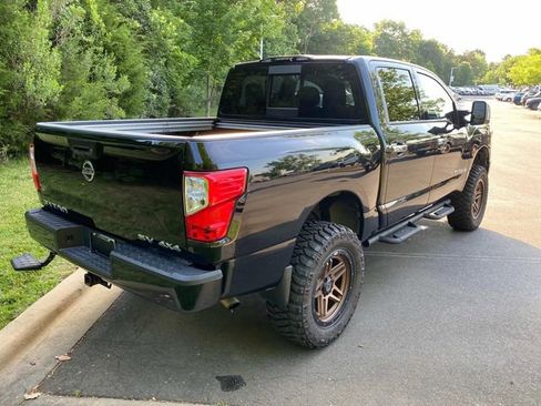 Used 2021 Nissan Titan SV w/ SV Convenience Package AWD/4WD image 33