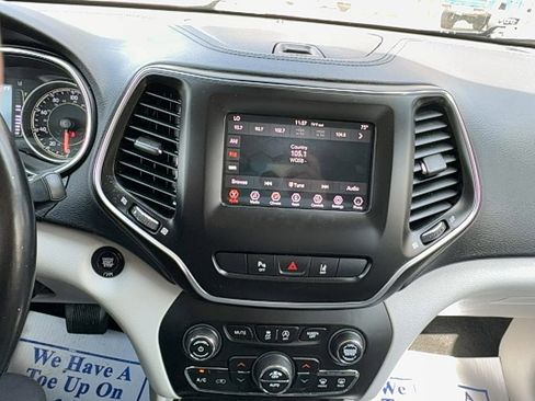 Used 2020 Jeep Cherokee Latitude Lux w/ Comfort/Convenience Group image 28